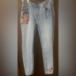Flower embroidered jeans